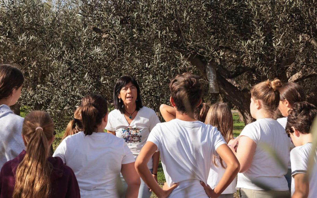 Medicusmundi Mediterránea muestra de primera mano el ciclo de producción de alimentos a los más jóvenes